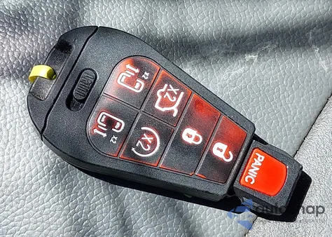 2009 Dodge Grand Caravan Sxt z USA, uszkodzony, nr VIN 2D8HN54X89R511680